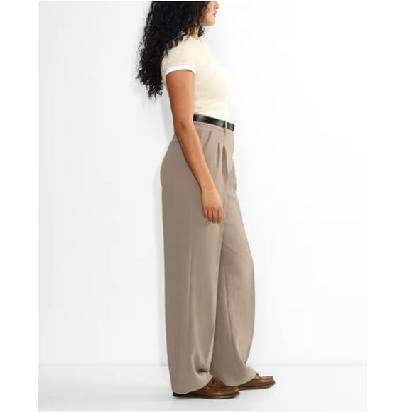 Aritzia Women's Turner Taupe The Effortless Pants Size 2 Short - Picture 11 of 11